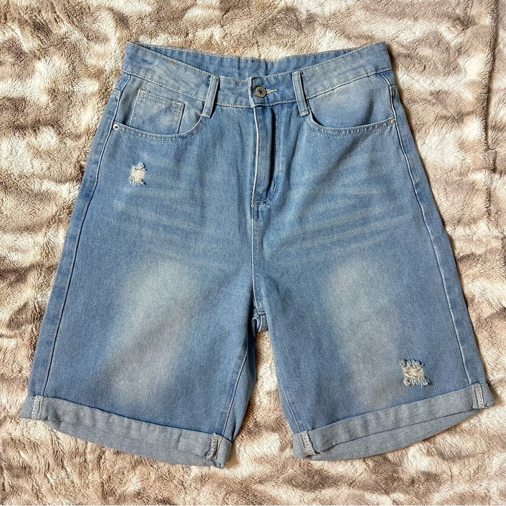 (CLEARANCE) Distressed Boyfriend Loose Fit Denim Shorts with Pockets Medium Blue